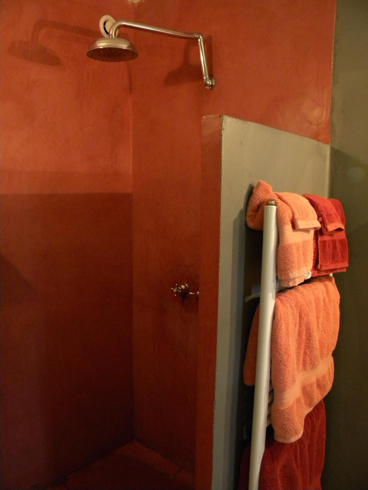 Le Mas Perreal Saint-Saturnin-les-Apt Room photo